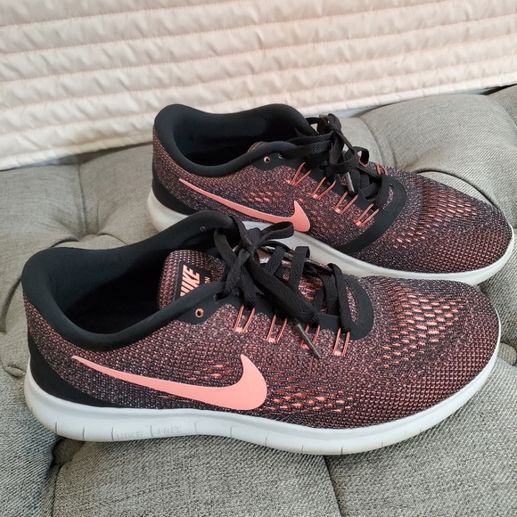Nike Free RN - Picture 2 of 4